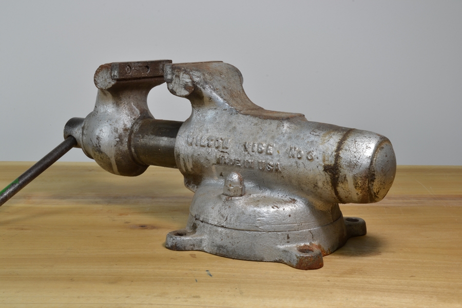 Wilton 3" swiveling "bullet" vise